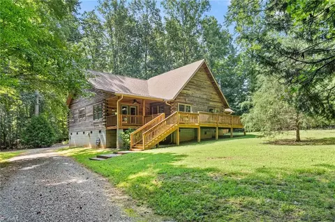 2608 River Run Rd, Browns Summit, NC 27214