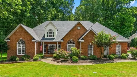1680 Deer Run Ct, Oak Ridge, NC 27310