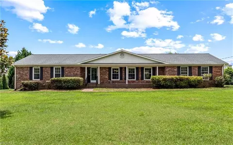1150 Kenosha Dr, Kernersville, NC 27284