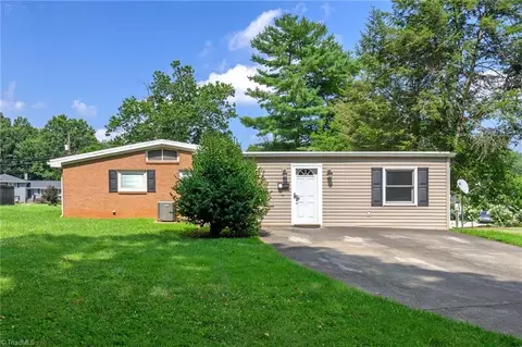 360 Grand Ct, Winston Salem, NC 27104