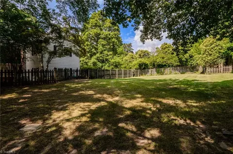 708 Hillcrest Dr, High Point, NC 27262 photo 37