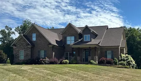 172 Centenary Ridge Dr, Clemmons, NC 27012