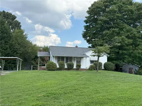 705 Hardeman St, Thomasville, NC 27360