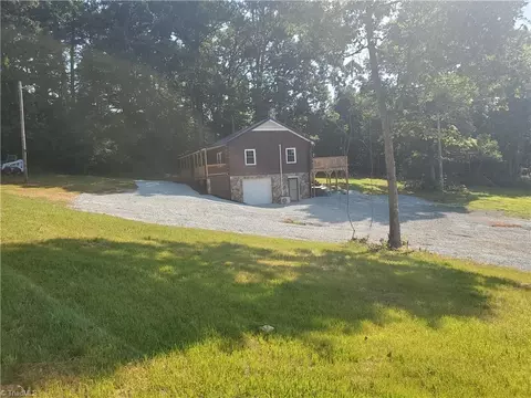 1404 Wright Country Rd, Ramseur, NC 27316