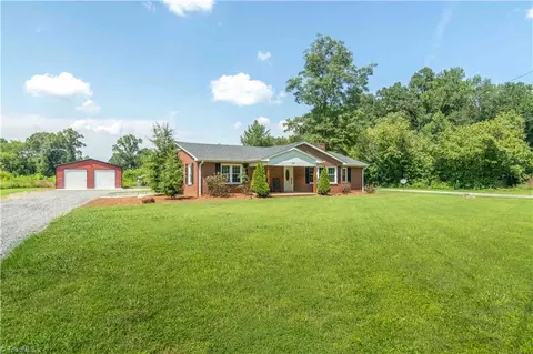2670 Brook Cove Rd, Walnut Cove, NC 27052
