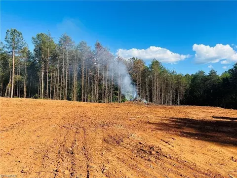 181 Patchwork Dr, Statesville, NC 28677