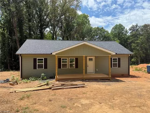 309 Oakland Ave N, Eden, NC 27288