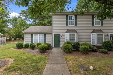 21 Grassy Knoll Cir, Greensboro, NC 27406