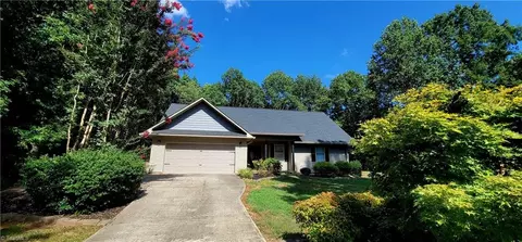 2616 Carriage Ln, Lincolnton, NC 28092