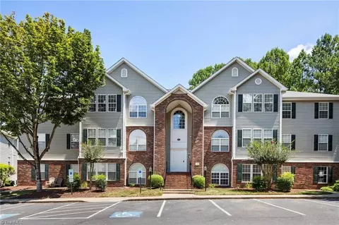 134 Scholastic Ct, Winston Salem, NC 27106
