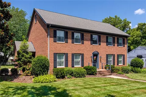 5404 Pondfield Dr, Greensboro, NC 27410