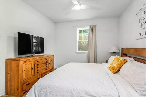 Bedroom - 5631 Tom Hill Rd, Trinity, NC 27370 photo 2 of 5