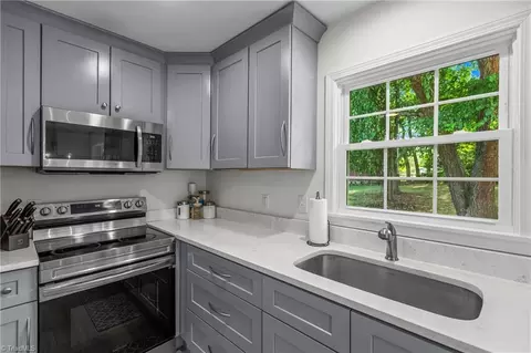 Kitchen - 5631 Tom Hill Rd, Trinity, NC 27370 photo 5 of 5