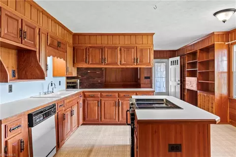 Kitchen - 111 Earnhart Rd, Pinnacle, NC 27043 photo 2 of 2