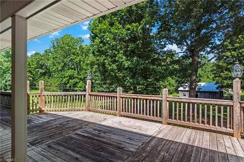 Exterior - 111 Earnhart Rd, Pinnacle, NC 27043 photo 4 of 12