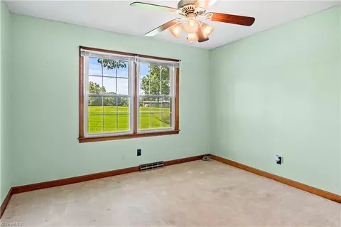 Bedroom - 111 Earnhart Rd, Pinnacle, NC 27043 photo 3 of 4