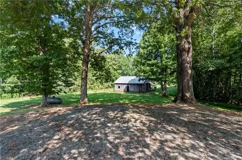 Exterior - 111 Earnhart Rd, Pinnacle, NC 27043 photo 7 of 12
