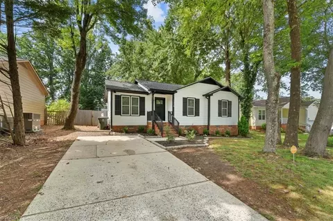 1328 Cushing St, Greensboro, NC 27405