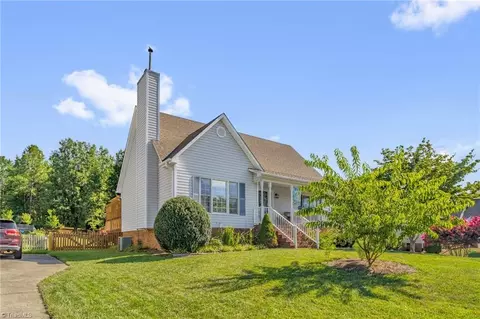 4121 Tolley Ridge Ln, Winston Salem, NC 27106