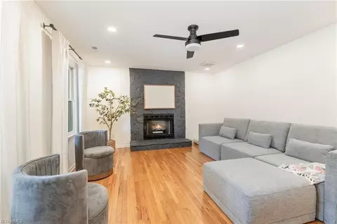 130 Jefferson Ct, Lexington, NC 27295