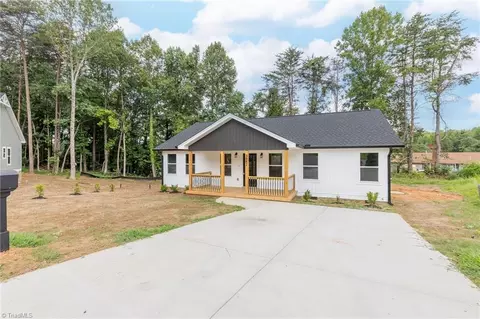 3882 Ruskin Ct, Winston Salem, NC 27105