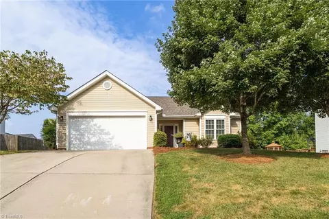 409 Timbercreek Dr, Mcleansville, NC 27301