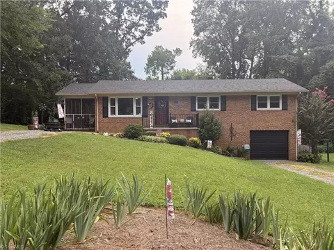 228 Anchor Dr, Asheboro, NC 27205