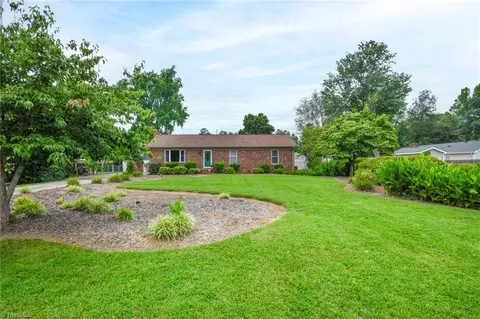 5004 Renville Dr, Greensboro, NC 27406