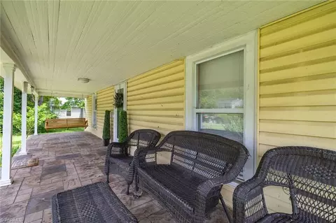 501 3rd Ave N, Mayodan, NC 27027 photo 5