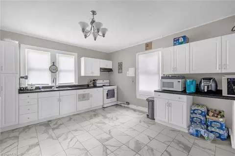 501 3rd Ave N, Mayodan, NC 27027 photo 9