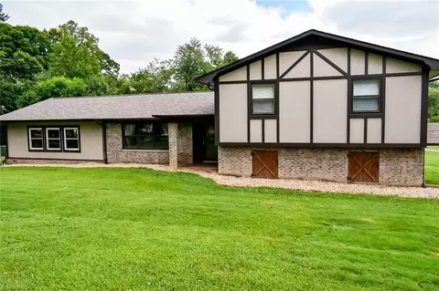 153 Fresh Water Ln, Mount Airy, NC 27030