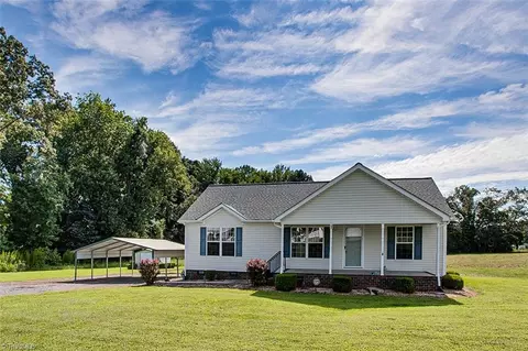 2017 Grantville Ln, Asheboro, NC 27205
