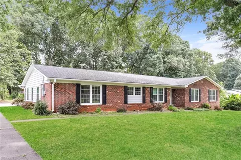 1217 Mardele Ln, Winston Salem, NC 27105