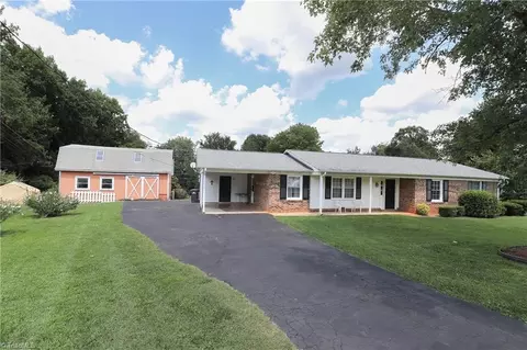 1635 Cricket Ct, Kernersville, NC 27284