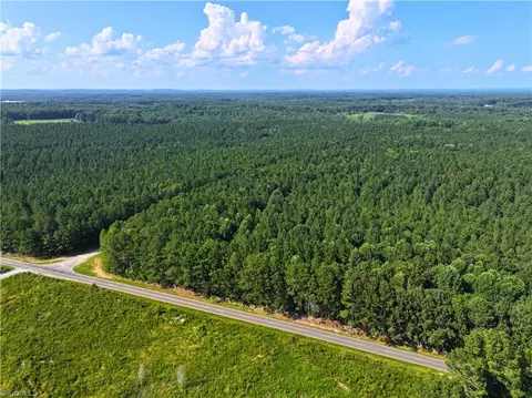 740 Willie Rd, Seagrove, NC 27341