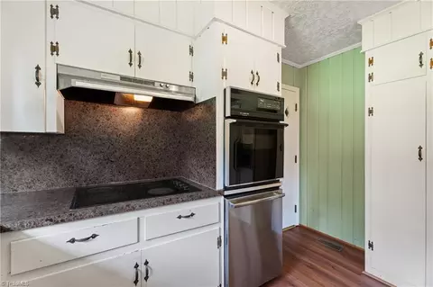 Kitchen - 4640 Nc Highway 268, Dobson, NC 27017 photo 3 of 3