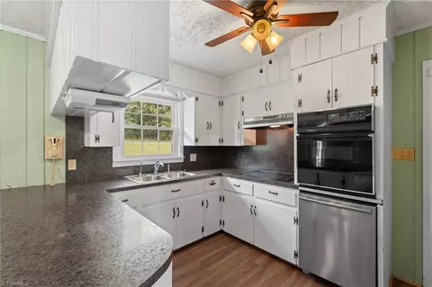 Kitchen - 4640 Nc Highway 268, Dobson, NC 27017 photo 1 of 3