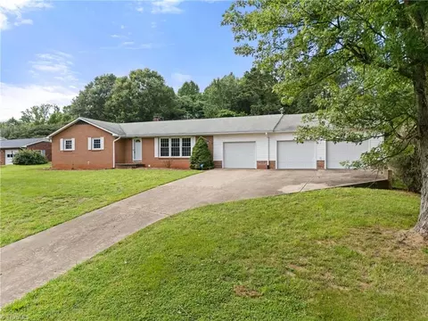 Exterior - 4640 Nc Highway 268, Dobson, NC 27017 photo 5 of 10