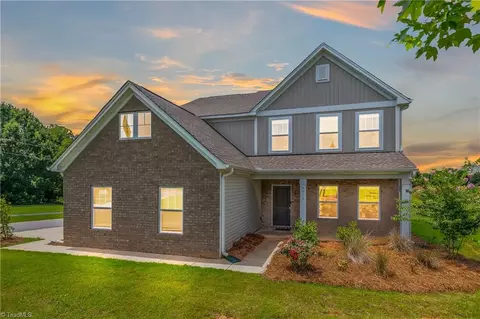 4912 Lark Commons Ln, Winston Salem, NC 27106