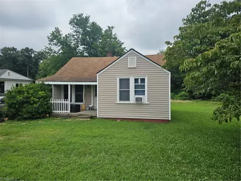 1547 Barnes St, Reidsville, NC 27320