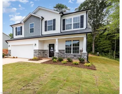 6835 Doral Dr, Tobaccoville, NC 27050
