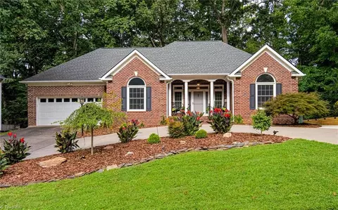 2674 Amesbury Rd, Winston Salem, NC 27103