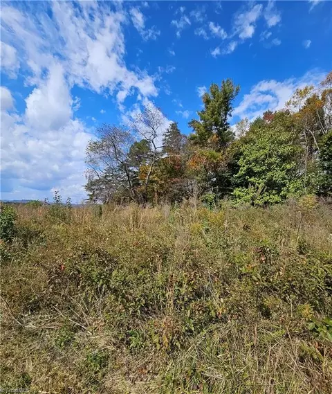 2 Baptist Home Rd, North Wilkesboro, NC 28659