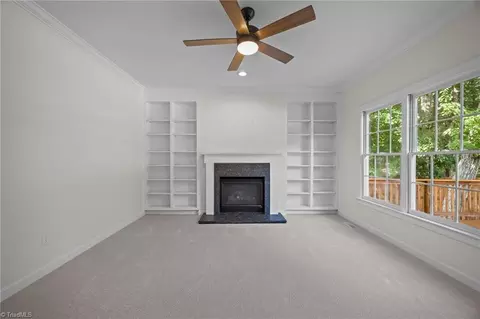 Living - 4100 Braddock Rd, High Point, NC 27265 photo 3 of 4