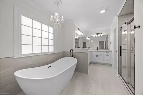 Bath - 4100 Braddock Rd, High Point, NC 27265 photo 6 of 6
