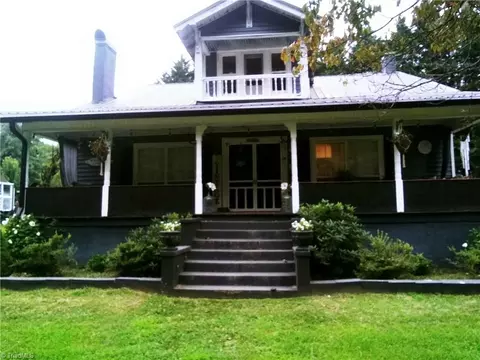 1343 Franklin Rd N, Mount Airy, NC 27030