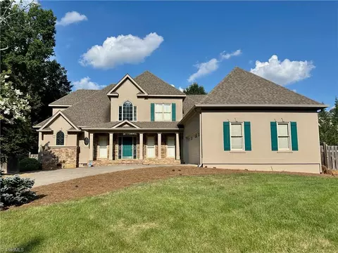 435 Burkes Crossing Dr, Winston Salem, NC 27104