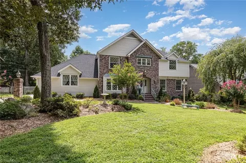 4407 Oak Hollow Dr, High Point, NC 27265