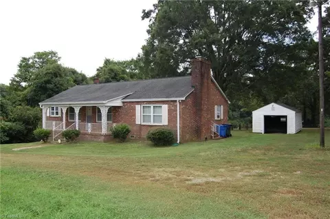 570 Pisgah Cir, Kernersville, NC 27284