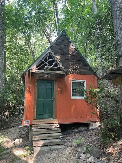 7360 Timber Rock Dr, Lenoir, NC 28645